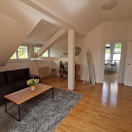 Moderne Dachgeschosswohnung Zentral By Seebnb Velden am Worthersee Bagian luar foto