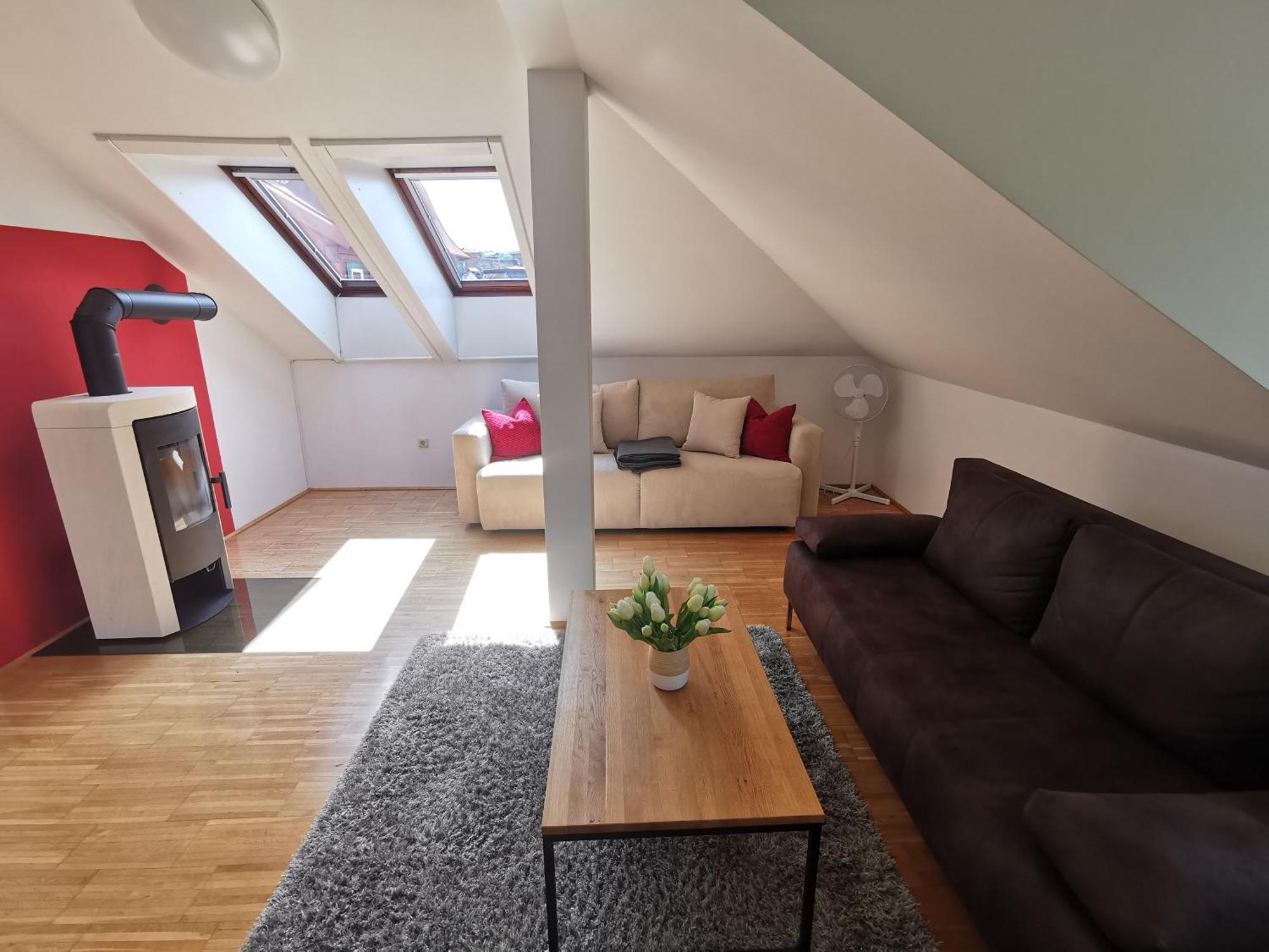 Moderne Dachgeschosswohnung Zentral By Seebnb Velden am Worthersee Bagian luar foto